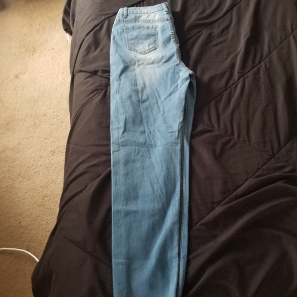 Shein blue jeans - Picture 2 of 3